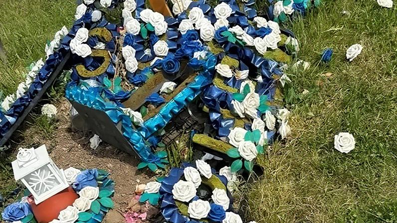 Ecologista pede proibição de plásticos em cemitério