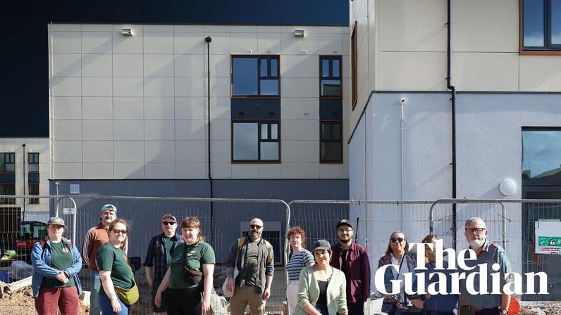 Projeto habitacional comunitário de Birmingham à beira do colapso por custos