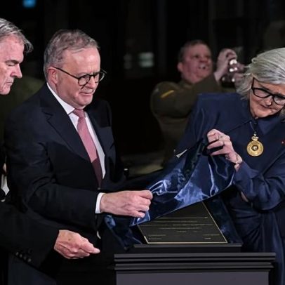 PM chama a manter memória ao abrir nova galeria do Memorial Australiano
