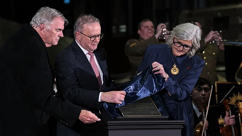 PM chama a manter memória ao abrir nova galeria do Memorial Australiano