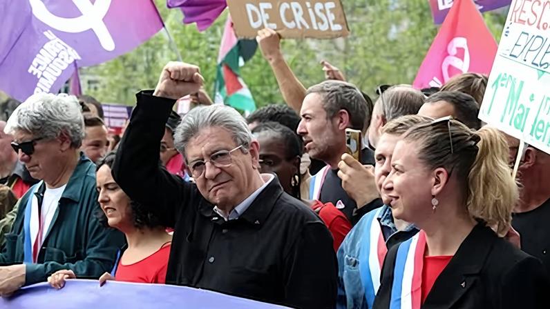 Jean-Luc Mélenchon, líder de La Francia Insumisa, durante una marcha del Día Internacional de los Trabajadores, el 1 de mayo, en París.