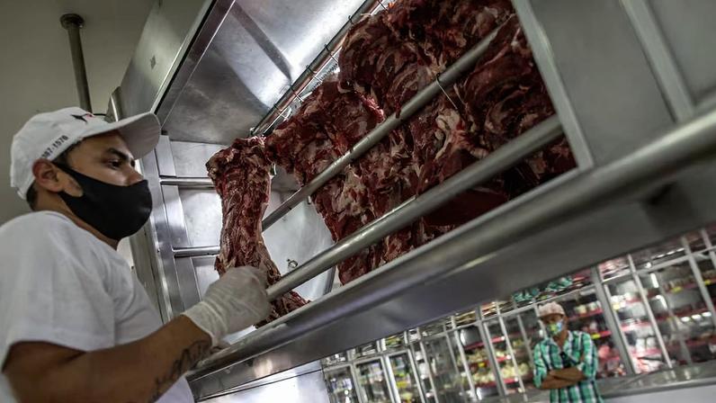 Preço da carne eleva custo do churrasco na Copa e pressiona o governo