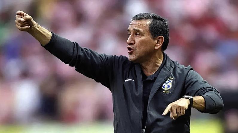 Parreira à beira de campo. (CBF/Divulgação)