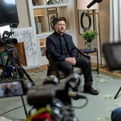 Zelensky espera que conselhos Reform UK voltem a permitir bandeiras da Ucrânia