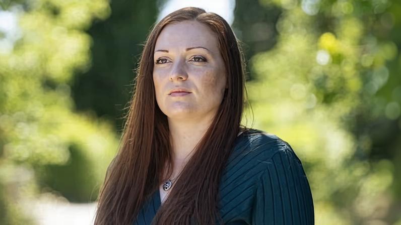 Felicity Benyon had a hysterectomy after giving birth in 2015, during which medics accidentally removed her bladder, leaving her with a urostomy bag.