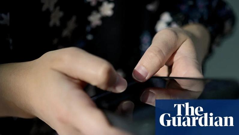 Vítimas de abuso infantil na Inglaterra ganham apoio para remover imagens online