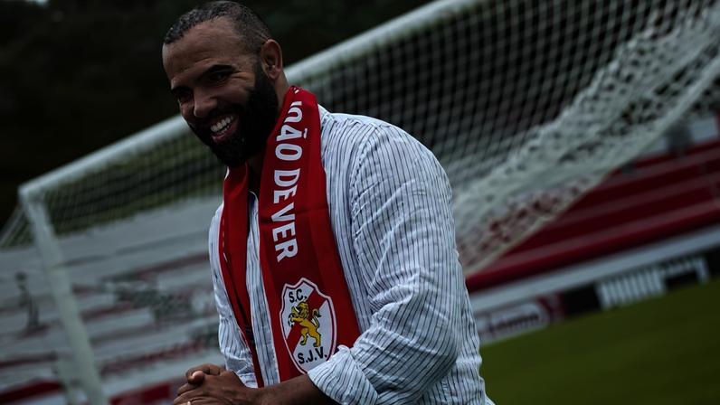 Ex-Inter inicia carreira de treinador na 3ª divisão de Portugal
