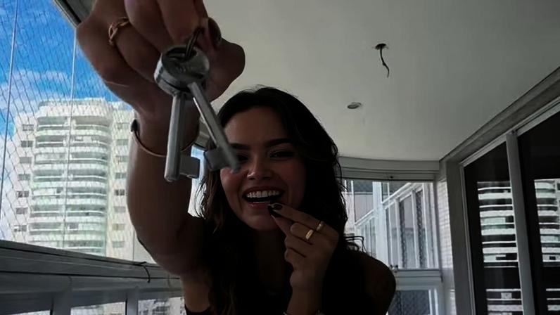 Suzanna Freitas explica por que é vizinha dos pais enquanto busca independência