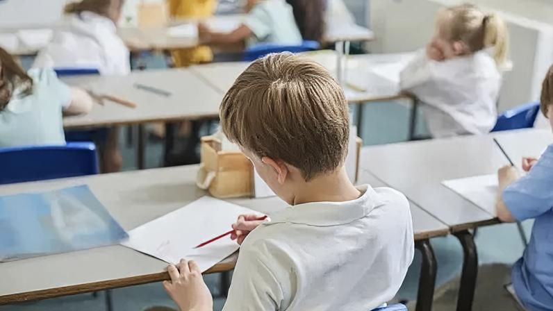 Salas de aula em superaquecimento: o desconforto que afeta aprendizado
