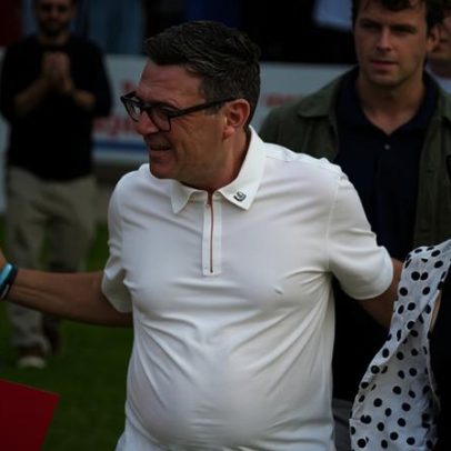 Pressão cresce para Starmer ceder espaço a Burnham