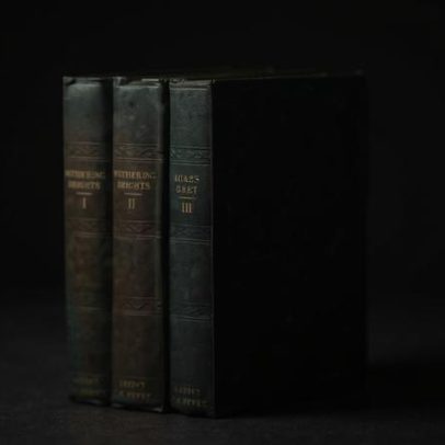 Primeira edição encadernada de Wuthering Heights é leiloada na Christie's
