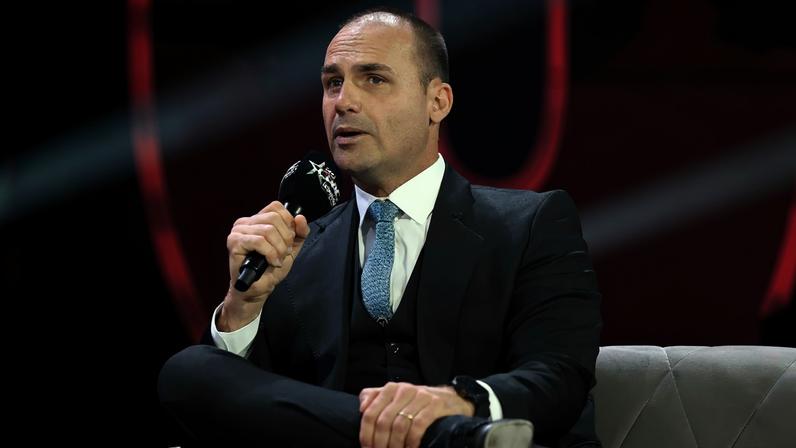 Moraes libera ação contra Eduardo Bolsonaro após DPU apontar parcialidade
