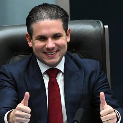 Motta confirma estadia em hotel e carona em jatinho de Vorcaro