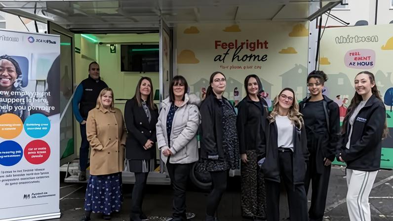 Projeto piloto de apoio ao emprego hiperlocal na Inglaterra mostra avanços