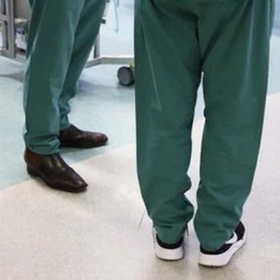 Receios de silenciar médicos críticos a Israel com definição de antisemitismo