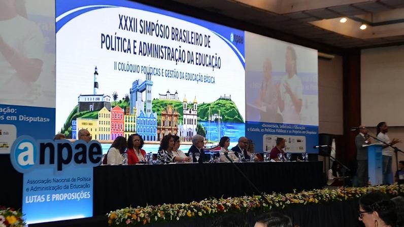 MEC participa de simpósio nacional sobre PNE e SNE