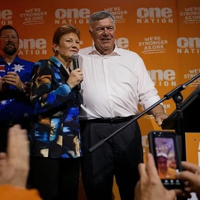 Hanson diz ter conversado sobre imigração e bandeira aborígene com MP de Farrer