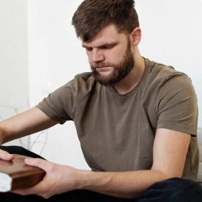 Oração curta é suficiente? Debate sobre autenticidade da oração
