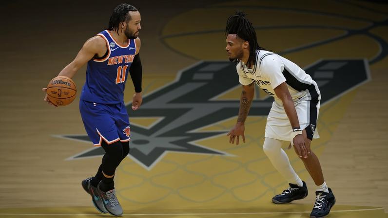 Jalen Brunson, dos Knicks, é marcado por Stephon Castle, dos Spurs, no jogo 2 das finais da NBA (Foto: Foto por JOE MURPHY / NBAE / GETTY IMAGES)