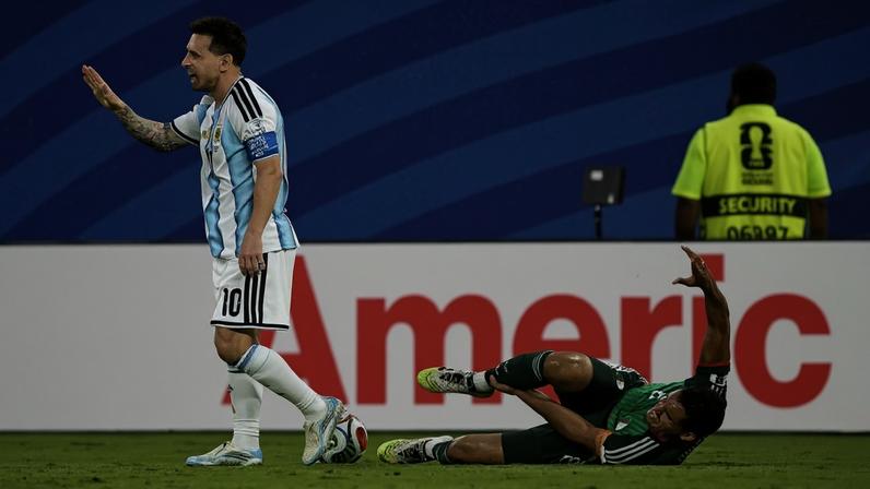 Argélia protocola reclamação à Fifa por arbitragem injusta contra a Argentina