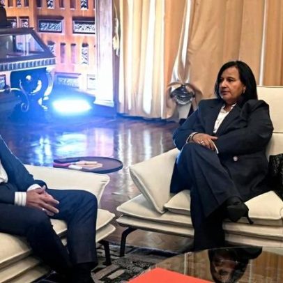 Governo interino venezuelano e oposição se reúnem para discutir crise política
