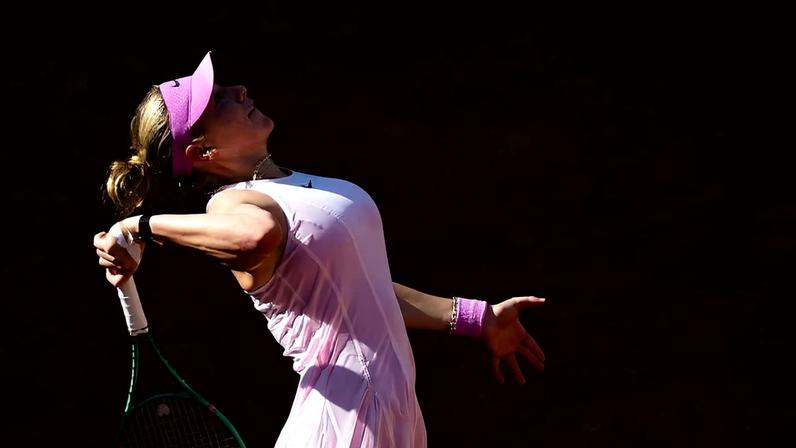Anisimova vence Siegemund e encara Jovic no Queen's Club
