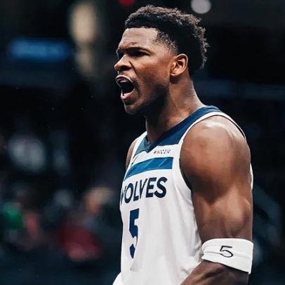 Anthony Edwards cobra Timberwolves por sucesso de Towns nos playoffs