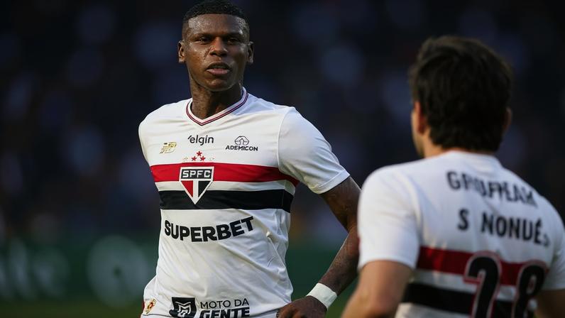 Arboleda com a camisa do São Paulo