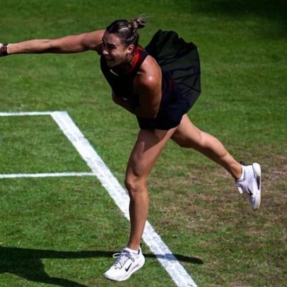 Sabalenka supera desvantagem e avança à semifinal