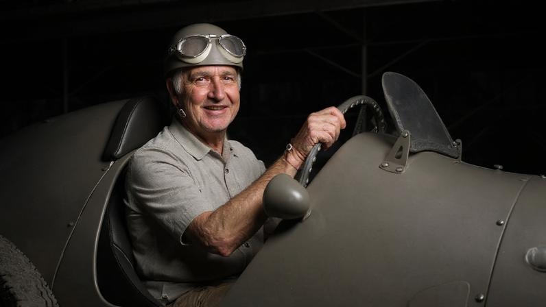 Campeão mundial de F1 cai no mar após acidente no GP de Mônaco em 1955