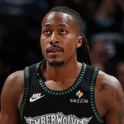 Ayo Dosunmu fecha novo contrato com os Timberwolves