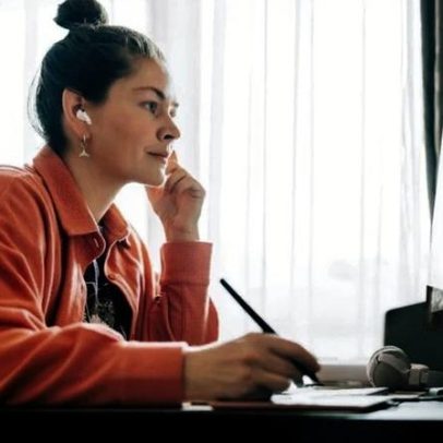 B3 lança curso gratuito de investimentos voltado a mulheres