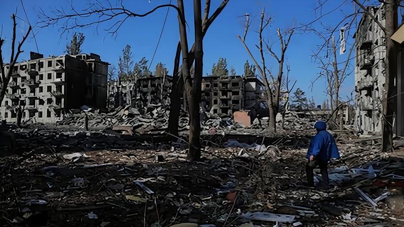 Conflito na Ucrânia já supera a Guerra Mundial, com trincheiras e drones