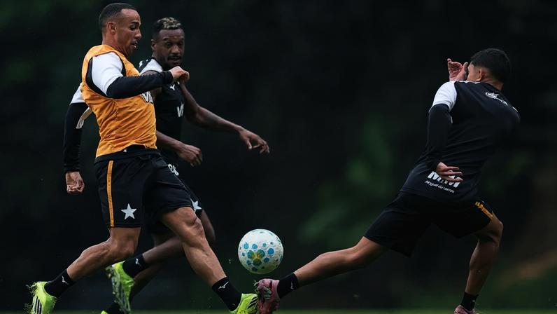 Botafogo em treino no CT Lonier (Foto: Vítor Silva/Botafogo)