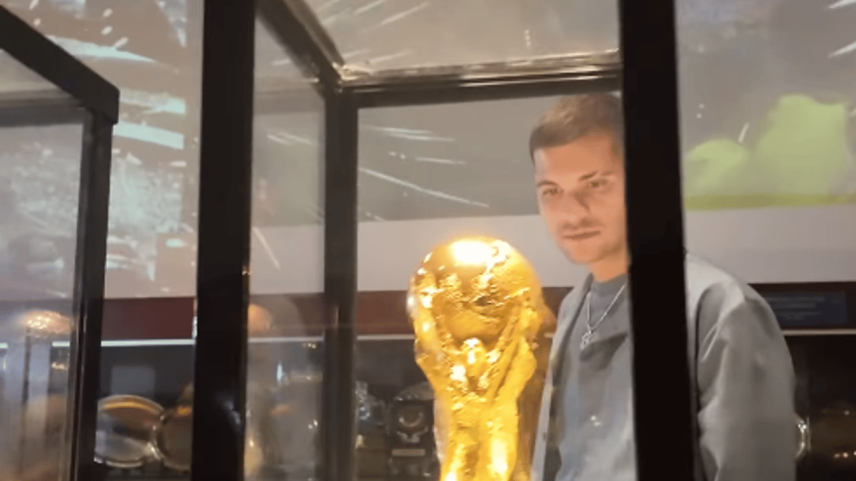 Bruno Guimarães taça Copa do Mundo