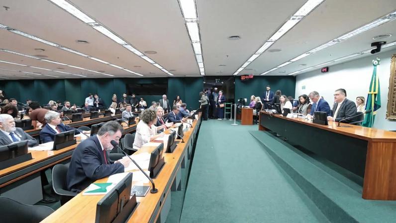 CCJ da Câmara aprova redução da maioridade penal