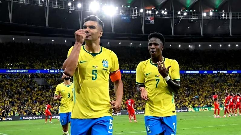 Casemiro comemorando gol no amistoso entre Brasil e Panamá (Foto: Reprodução/X)
