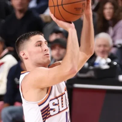 Collin Gillespie renova contrato com o Suns
