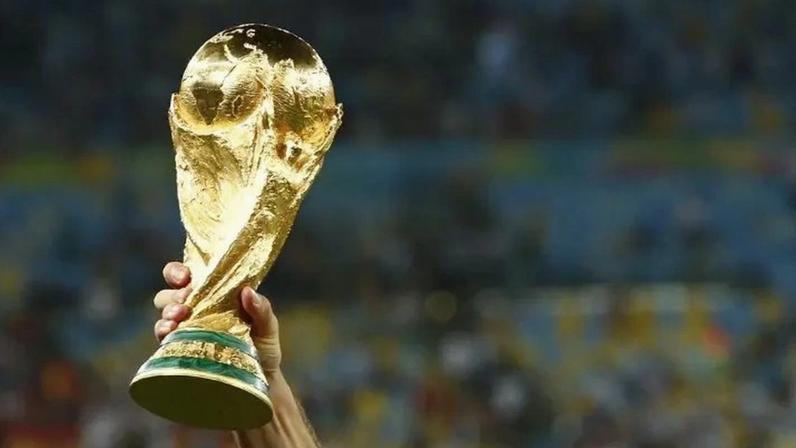 Copa do Mundo de 2026 começa nos EUA enquanto caso do Banco Master parece nunca chegar ao fim. (Foto: Hugo Harada/Gazeta do Povo)