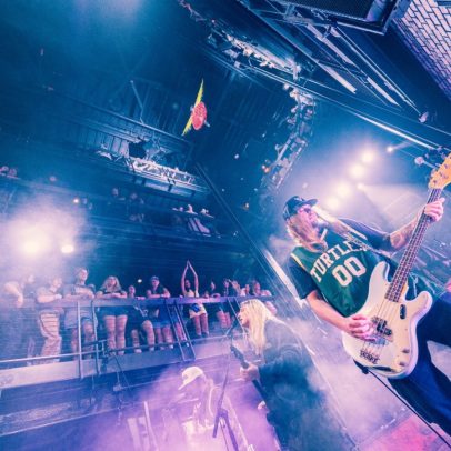 O que bandas de rock fizeram no CMA Fest 2026?