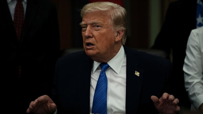 Confiança dos europeus nos EUA cai sob Trump, nível mais baixo já registrado