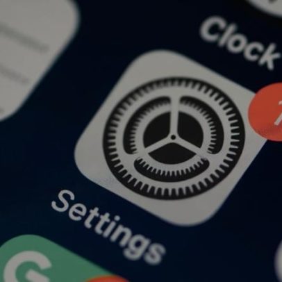 Apple prepara reformulação da Siri com foco em IA