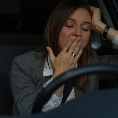Carro com IA detecta sono, distração e emergências ao volante