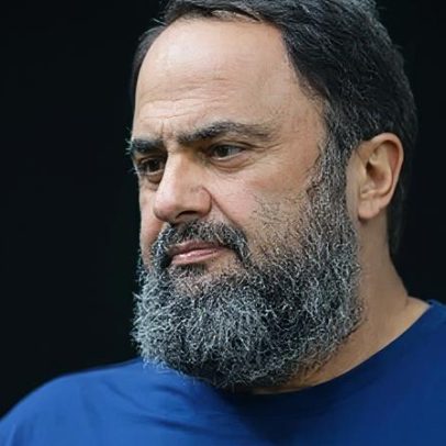 Textor pretende indicar técnico grego e iraniano ao comando do Botafogo