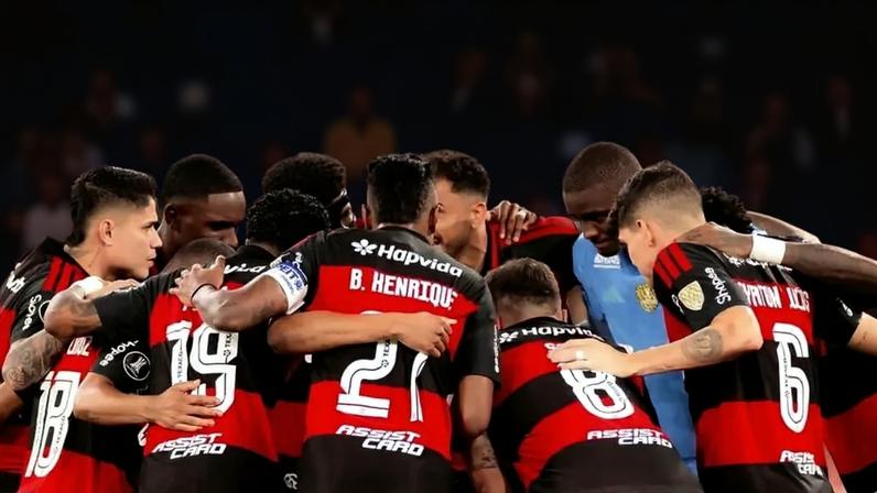 Time do Flamengo reunido antes de duelo pela Libertadores (Foto: Adriano Fontes / Flamengo)