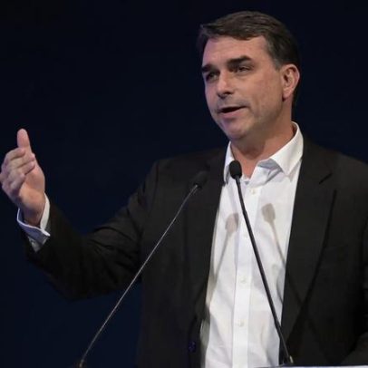 Flávio promete reduzir impostos e volta a ter relações pragmáticas com os EUA