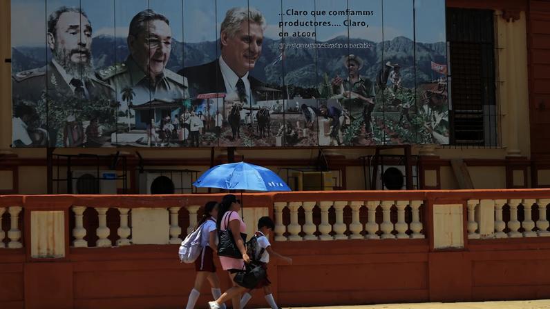 Trump pressiona cúpula política de Cuba para mudança de regime