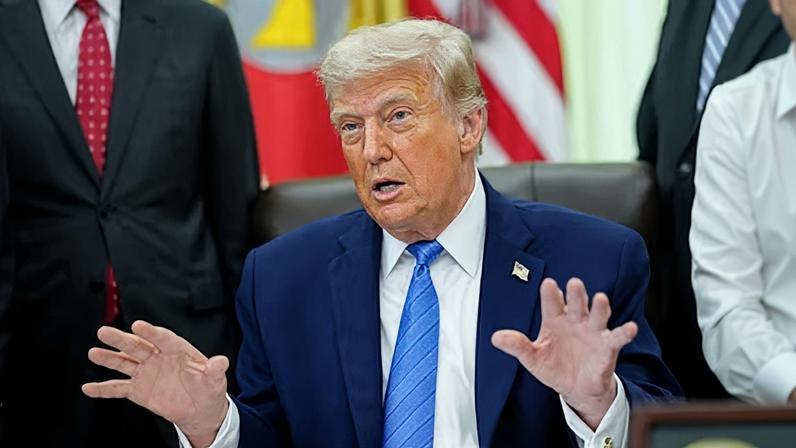 Trump retira candidato a dirigir inteligência dos EUA após críticas republicanas