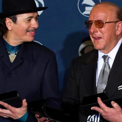 Carlos Santana relembra Clive Davis, reconhecido por enxergar talento