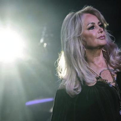 Bonnie Tyler sai de coma, permanece muito mal e turnê de verão é cancelada